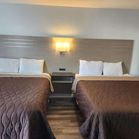 Relax Inn Webster Экстерьер фото