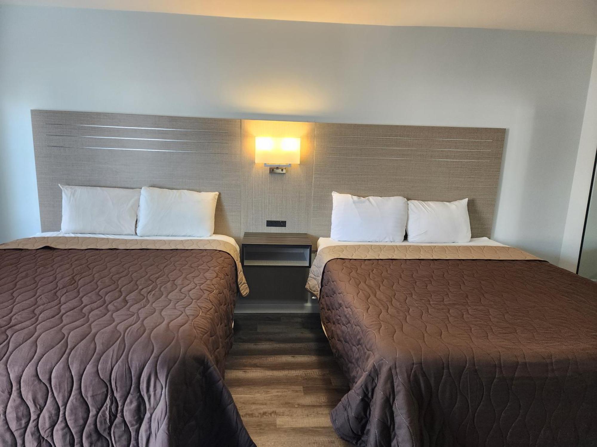 Relax Inn Webster Экстерьер фото