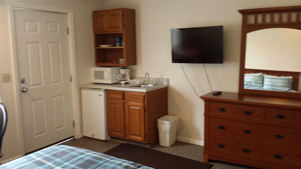 Relax Inn Webster Экстерьер фото