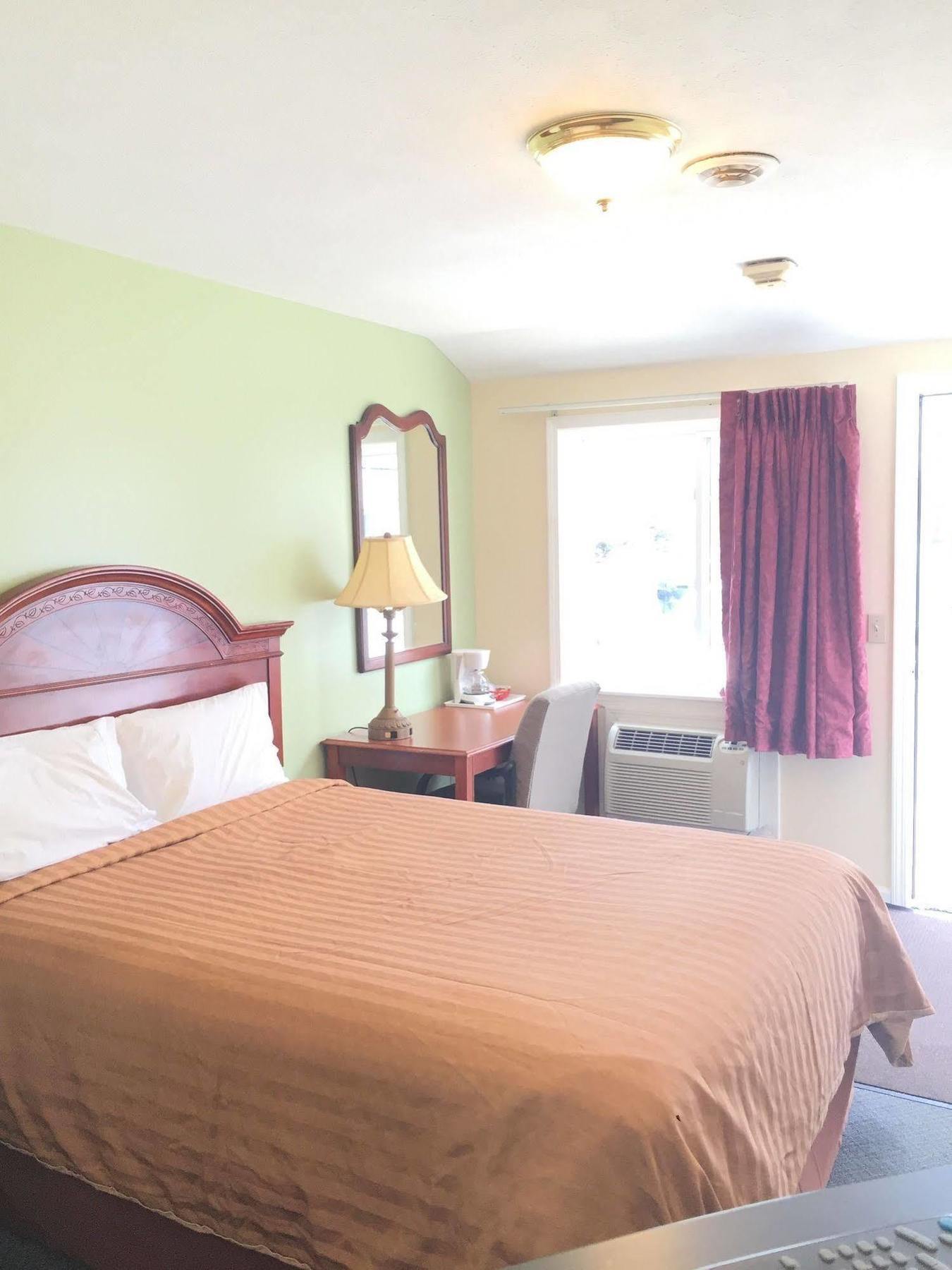 Relax Inn Webster Экстерьер фото