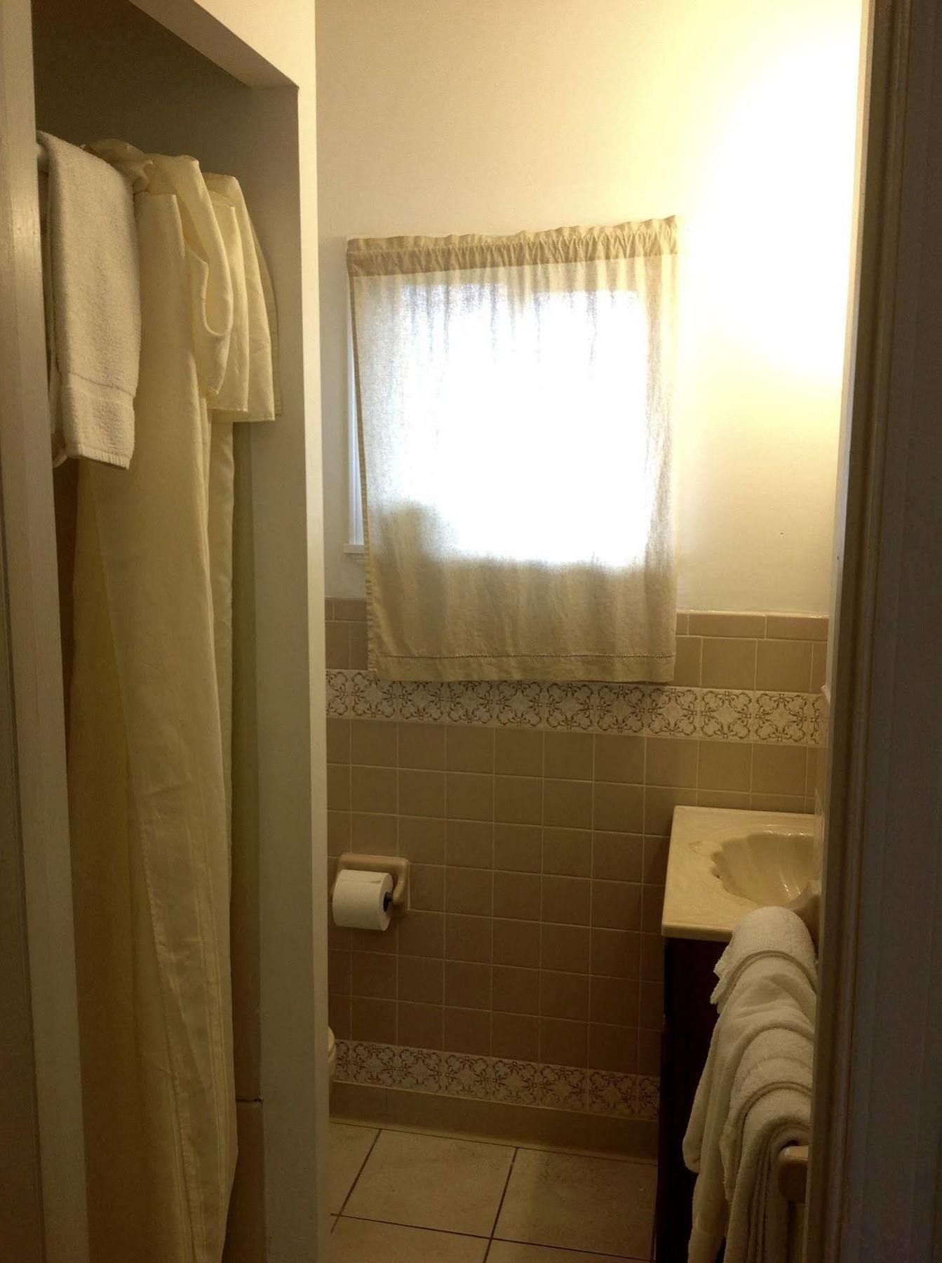 Relax Inn Webster Экстерьер фото