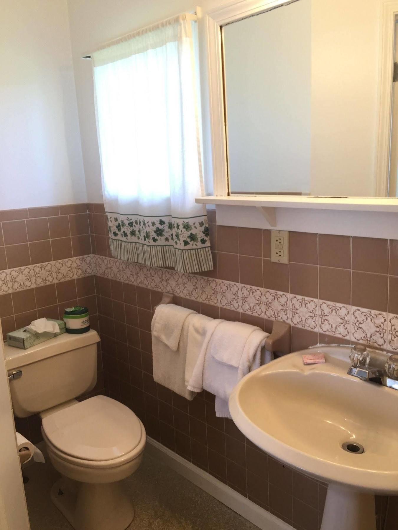 Relax Inn Webster Экстерьер фото